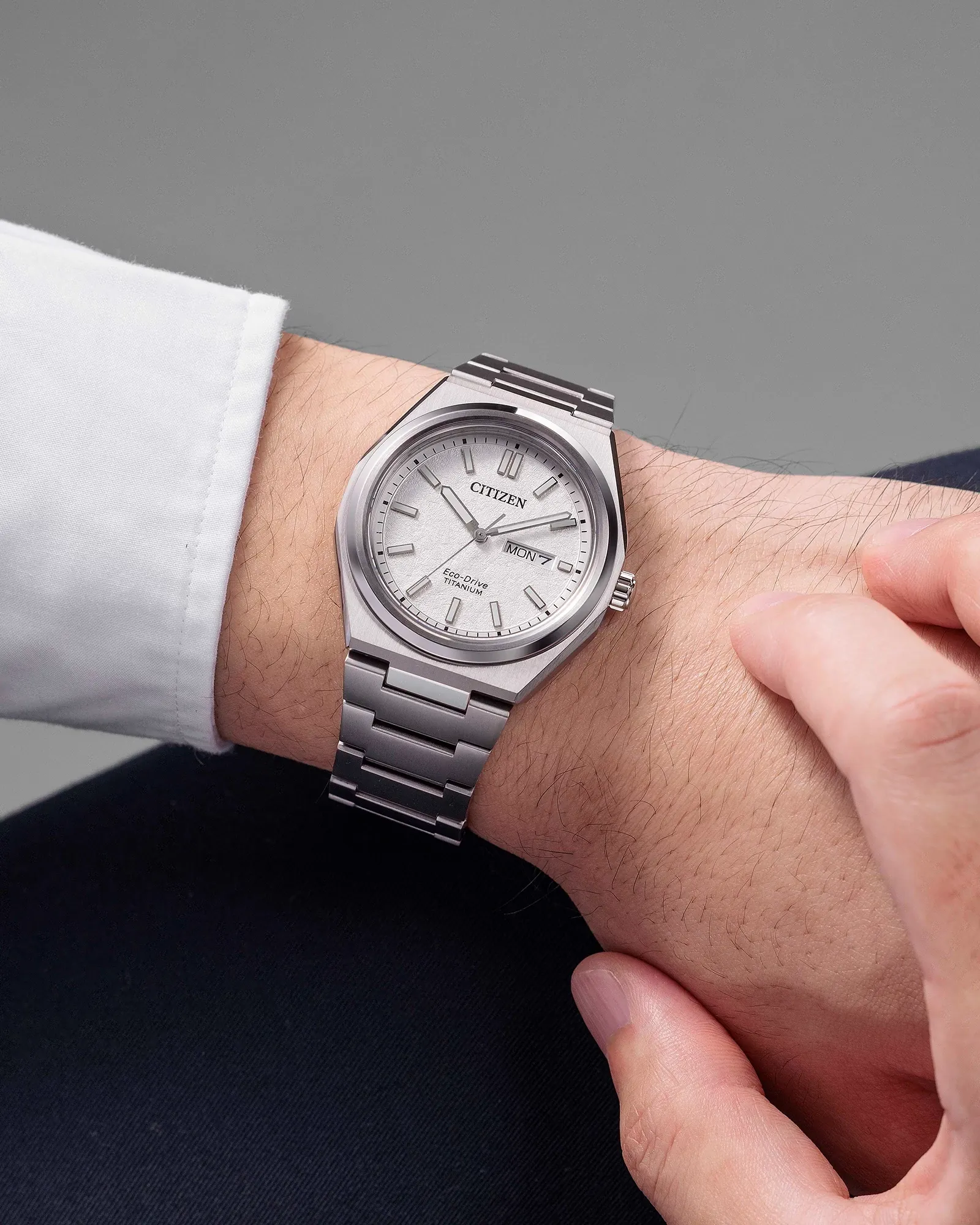Zenshin Three-Hand White Dial Super Titanium Bracelet AW0130-85A